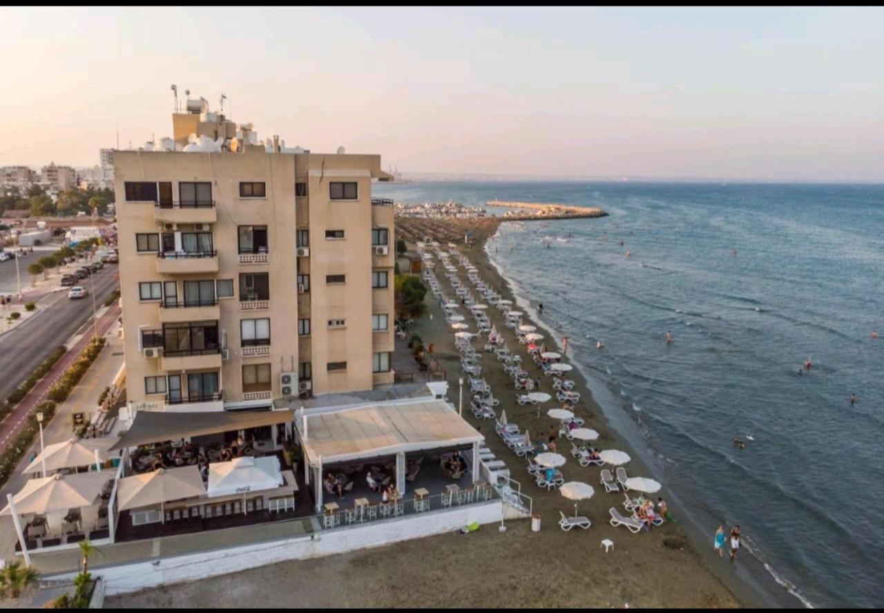 Bettys 1Br Seafront Apt Larnaca Ngoại thất bức ảnh