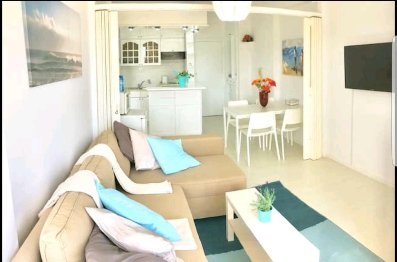 Bettys 1Br Seafront Apt Larnaca Ngoại thất bức ảnh