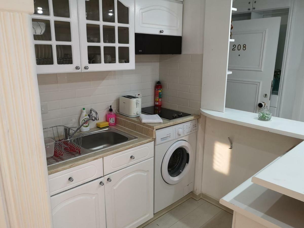 Bettys 1Br Seafront Apt Larnaca Ngoại thất bức ảnh
