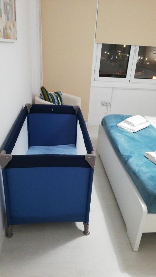 Bettys 1Br Seafront Apt Larnaca Ngoại thất bức ảnh